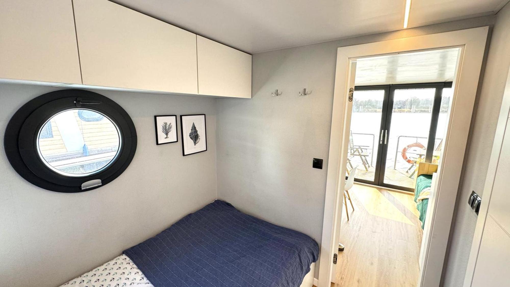 Houseboat Water Boy Apartament Plywajacy Dom Na Wodzie Lodz Lejlighed Wrocław Eksteriør billede