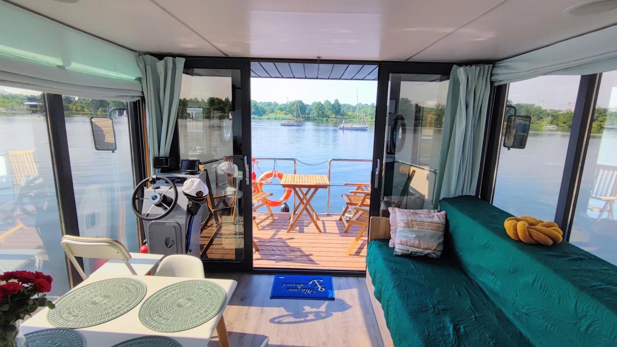 Houseboat Water Boy Apartament Plywajacy Dom Na Wodzie Lodz Lejlighed Wrocław Eksteriør billede