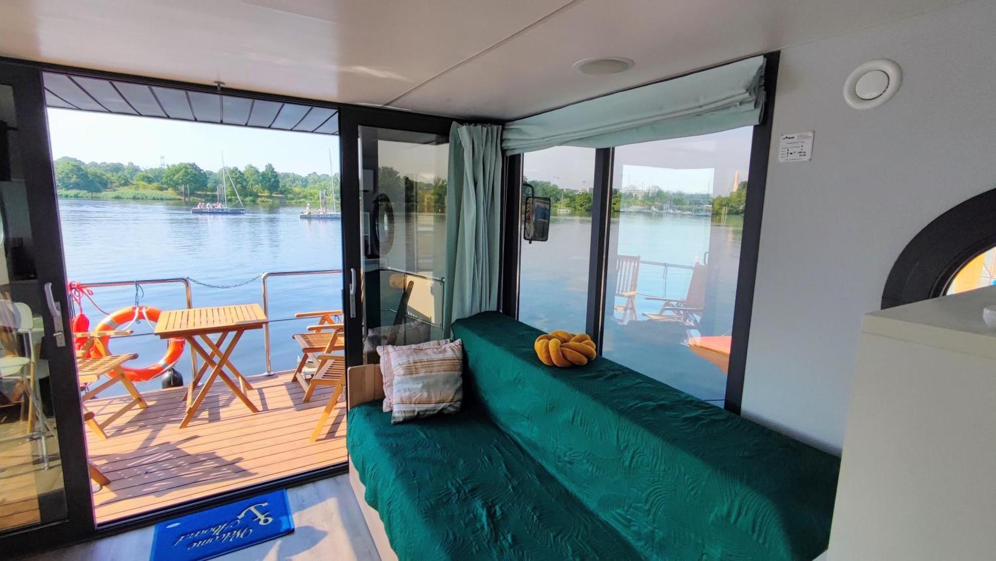 Houseboat Water Boy Apartament Plywajacy Dom Na Wodzie Lodz Lejlighed Wrocław Eksteriør billede